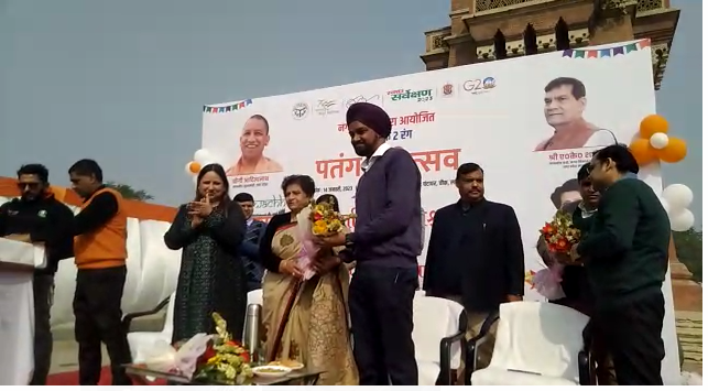 Up Breaking News Live: बुनकरों के लिए खुशखबरी, योगी सरकार की सौर ऊर्जा योजना देगी बिजली बिल से छुटकारा