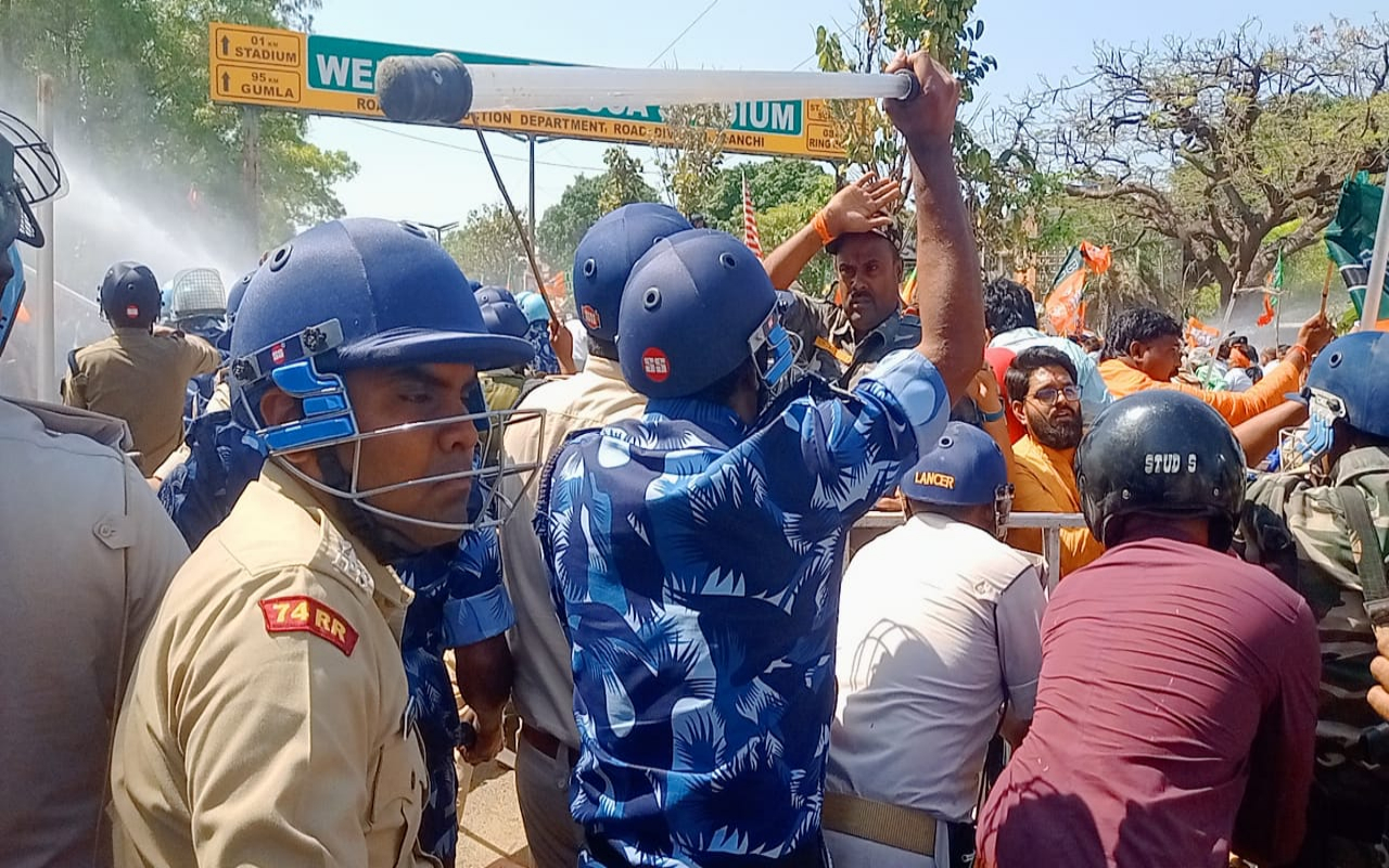 झारखंड सचिवालय घेराव Live: 30 बीजेपी कार्यकर्ता समेत चतरा सांसद सुनील सिंह भी घायल
