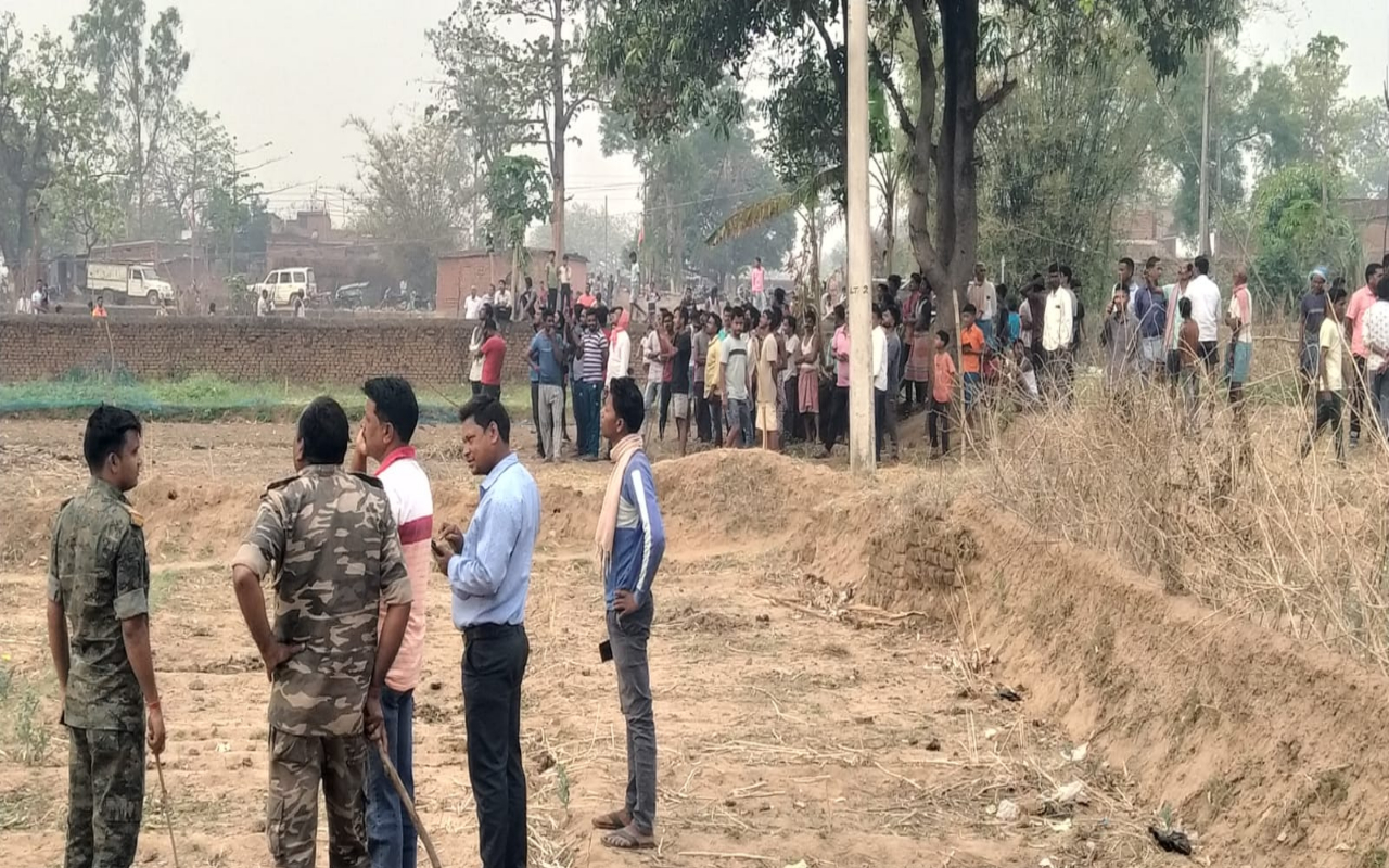 Jharkhand Breaking News Live: छतरपुर में वनरक्षी के साथ मारपीट कर अवैध पत्थर लदे ट्रैक्टर लेकर माफिया फरार