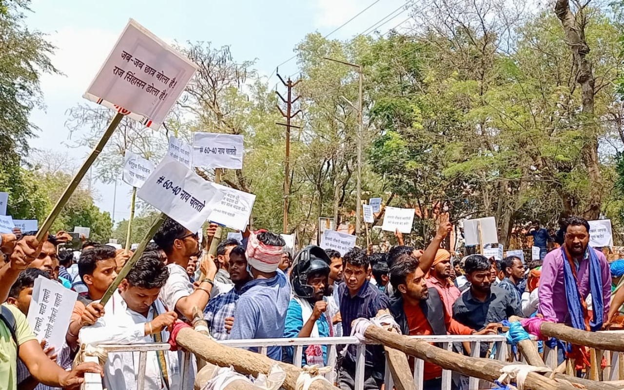 Jharkhand Niyojan Niti Protest LIVE: आंदोलनकारी छात्रों को रिहा करने की मांग के साथ धरने पर बैठे छात्र