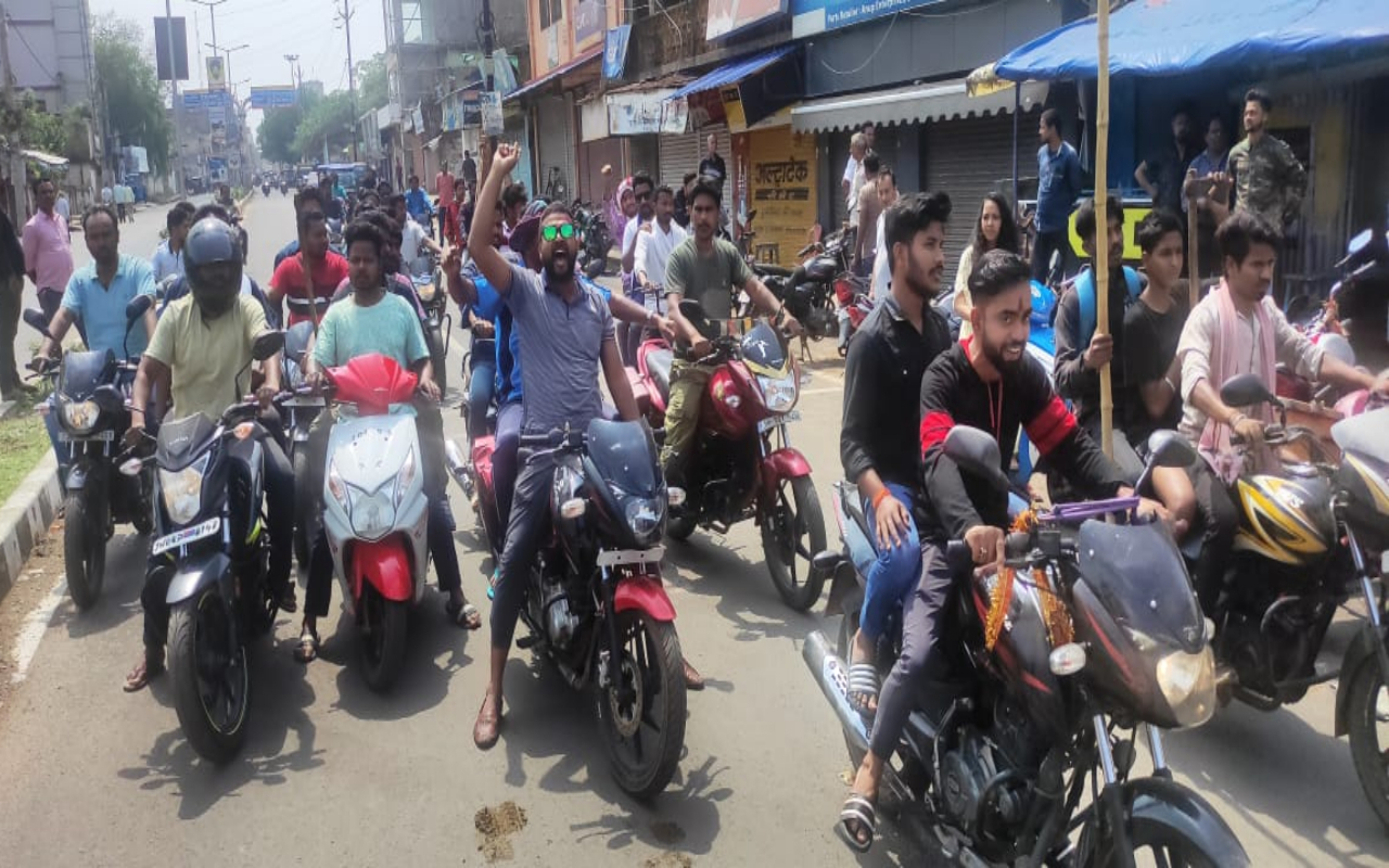 Jharkhand Breaking News Live: चैती दुर्गा प्रतिमा विसर्जन जुलूस में हुई पत्थरबाजी, Sdpo सहित दर्जनों घायल