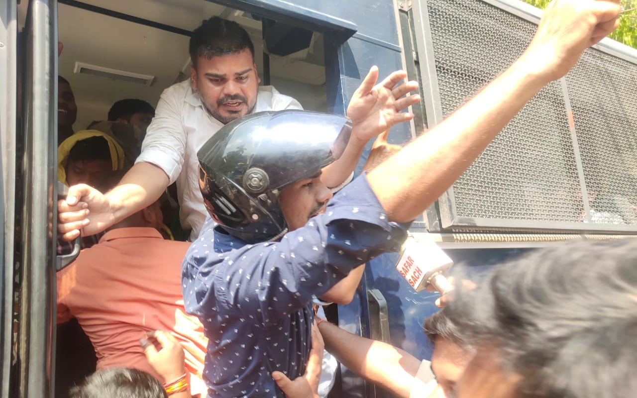Jharkhand Bandh Live: रांची में 50 से अधिक बंद समर्थकों को पुलिस ने हिरासत में लिया