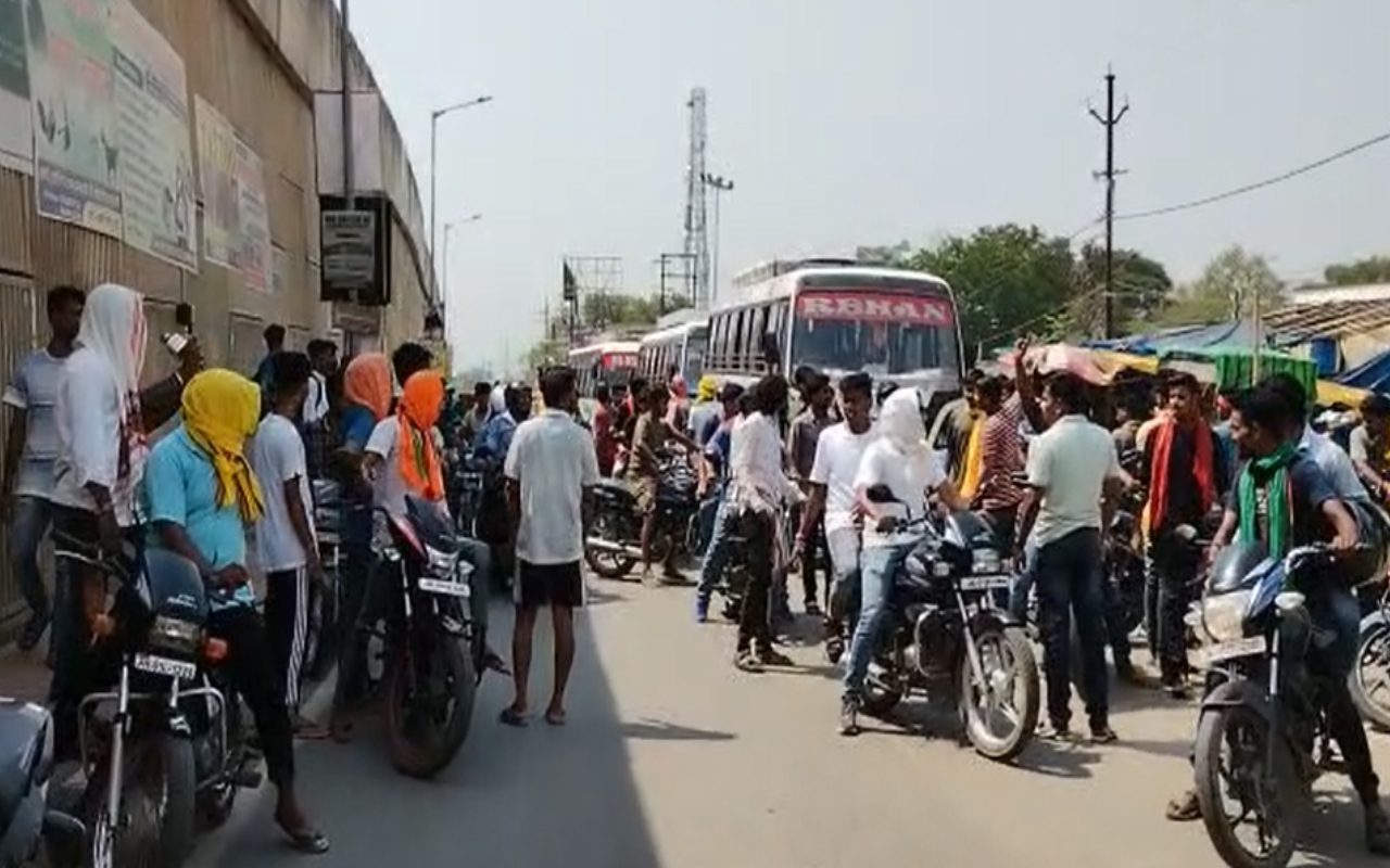 Jharkhand Bandh Update: दूसरे दिन असरदार रहा झारखंड बंद, देवेंद्र महतो समेत कई हिरासत में, बाद में रिहा