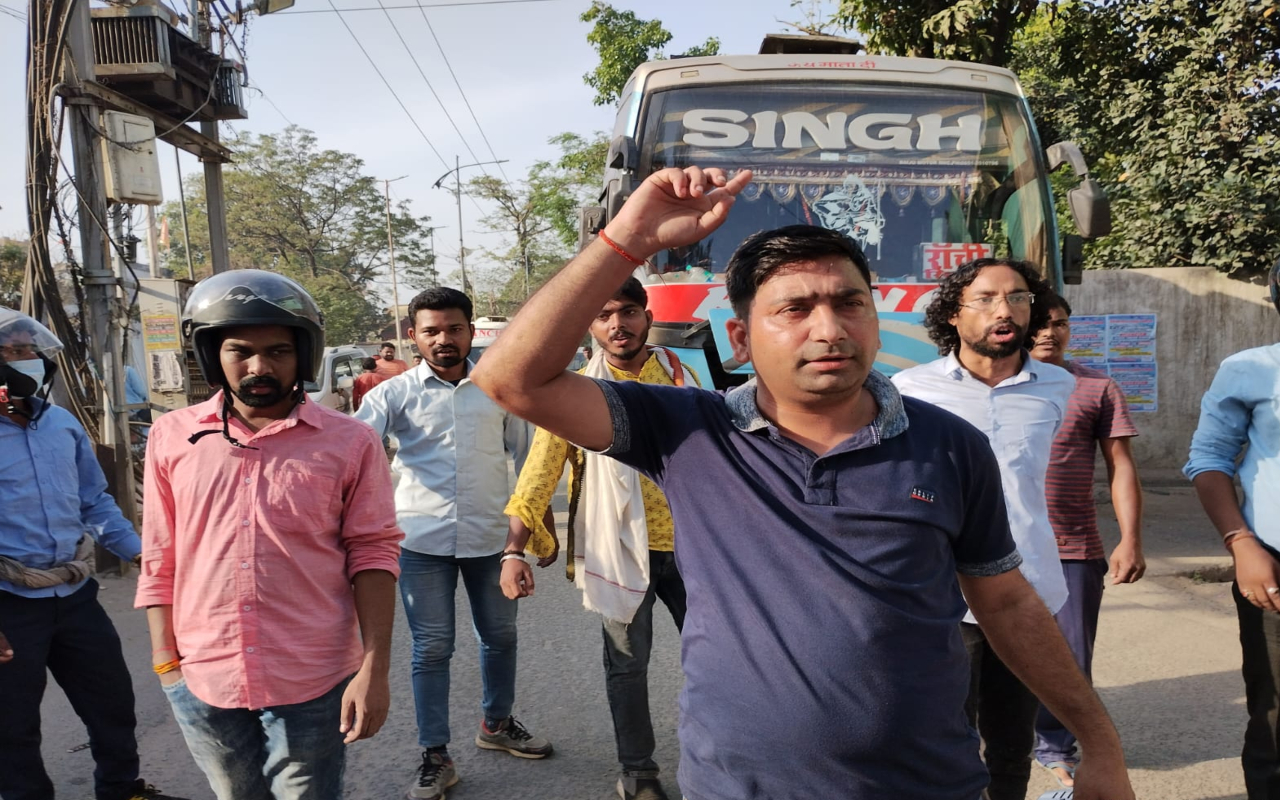 Jharkhand Bandh Update: दूसरे दिन असरदार रहा झारखंड बंद, देवेंद्र महतो समेत कई हिरासत में, बाद में रिहा