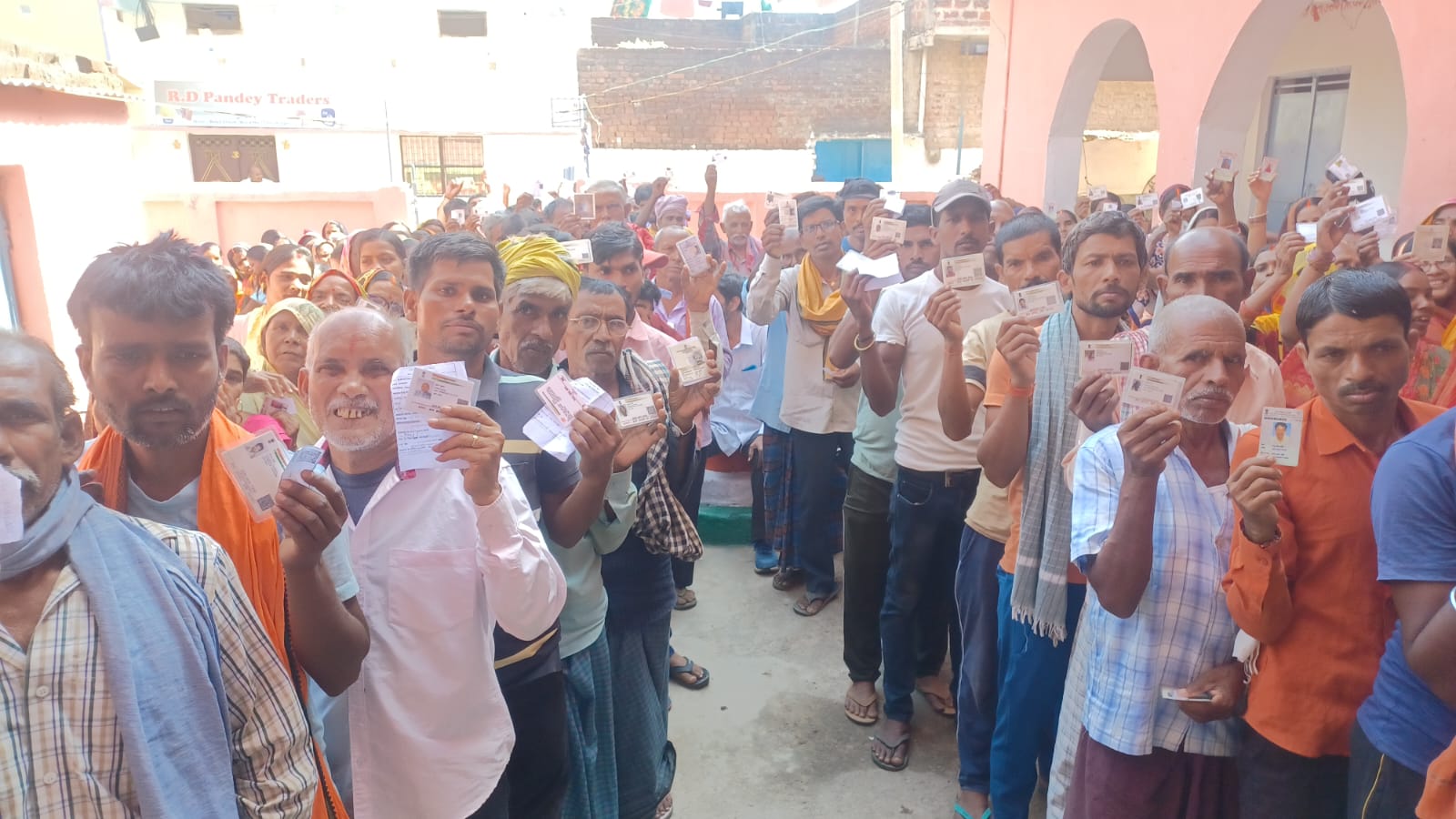 Bihar Breaking News Live: मुंगेर में गैस सिलेंडर फटने से चाय दुकान में लगी आग, दुकानदार सहित दो लोग झुलसे