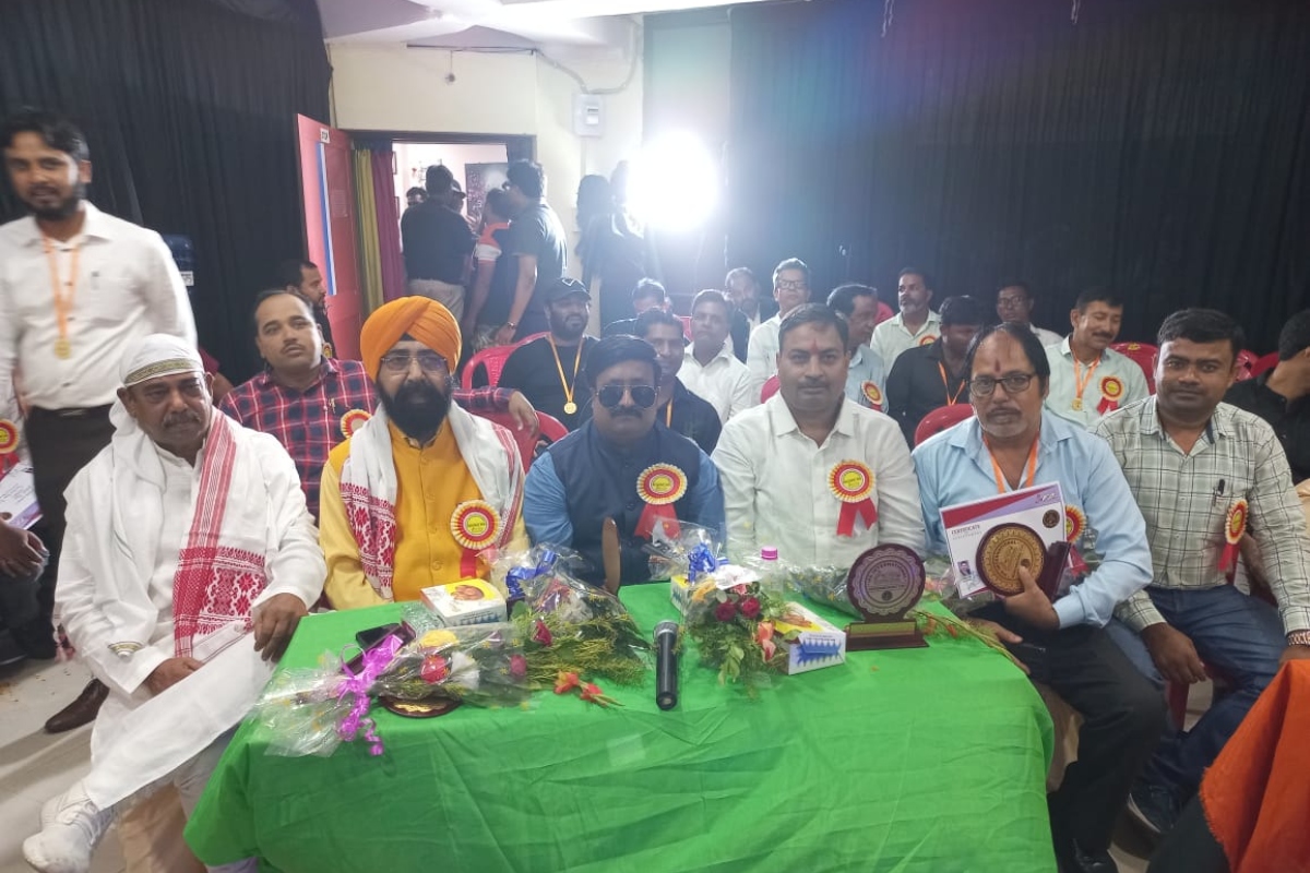 Jharkhand Breaking News: चक्रधरपुर के कोलचोकड़ा गांव में बिजल तार की चपेट में आने से महिला झुलसी, रेफर