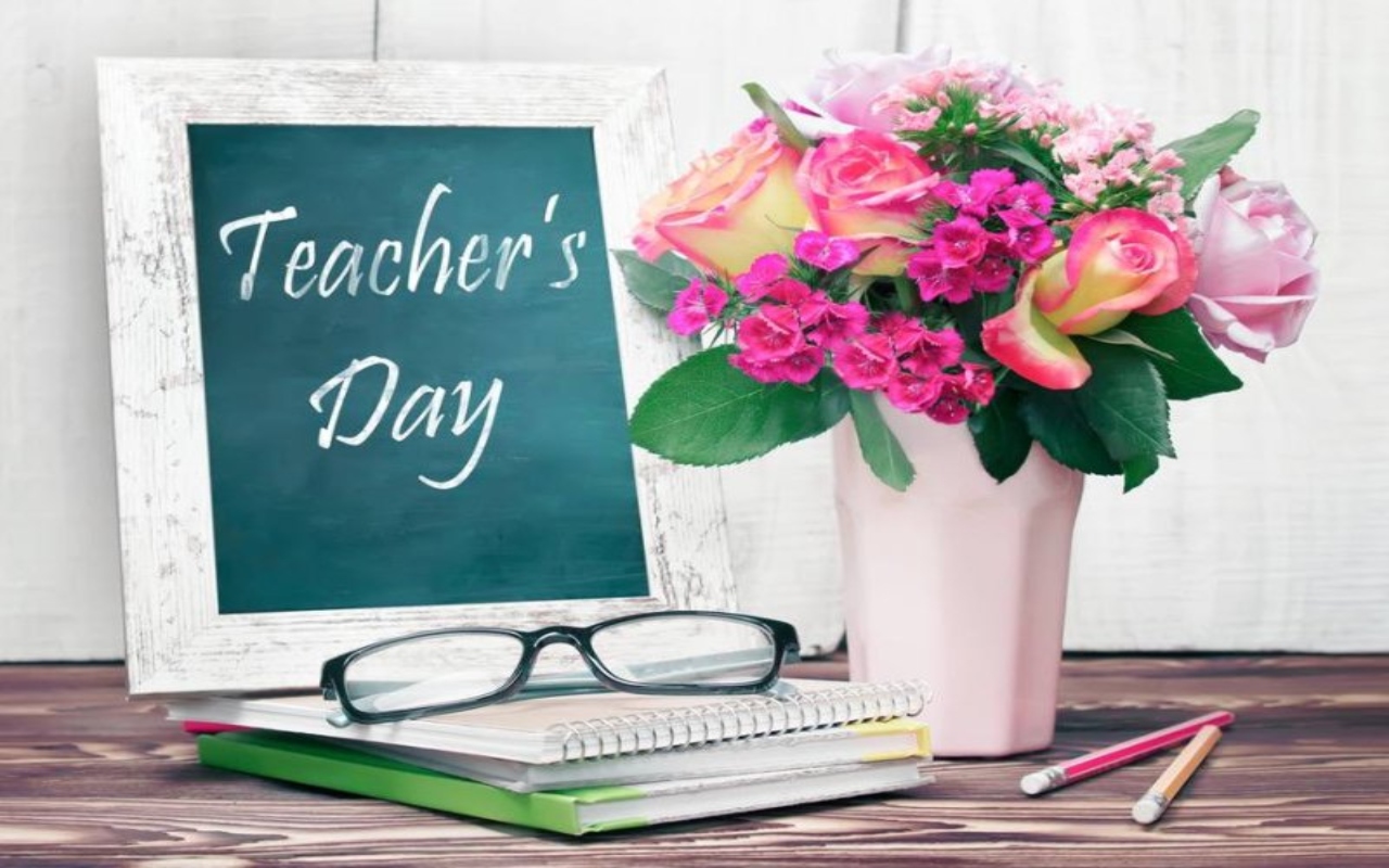 Happy Teachers Day 2022 Wishes : ज्ञान का दीप जला मन में...यहां से भेजें शिक्षक दिवस पर शुभकामना संदेश