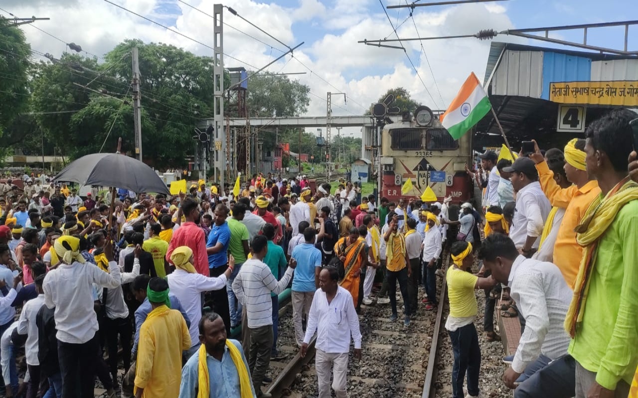 Kurmi Protest: दो घंटे की वार्ता के बाद कुड़मियों का आंदोलन खत्म, 25 को रांची में होगी बैठक