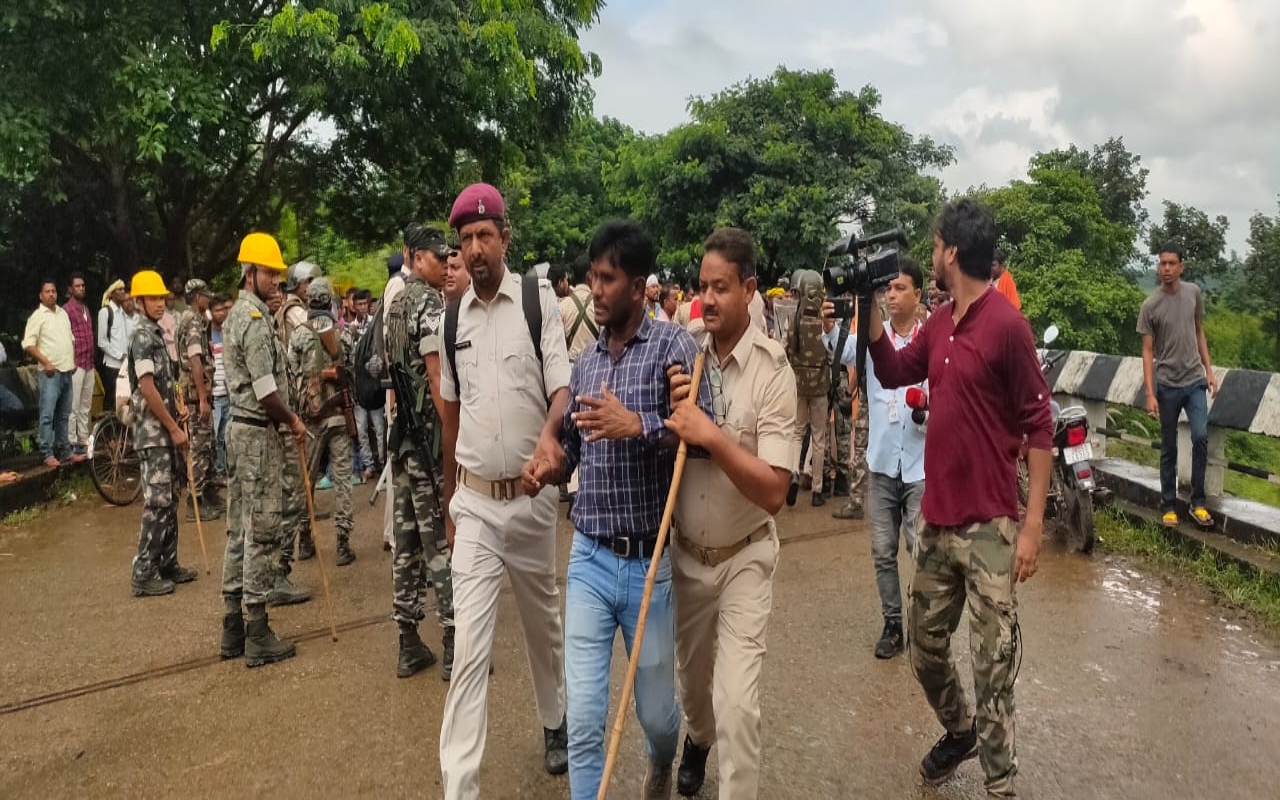 Kurmi Protest: दो घंटे की वार्ता के बाद कुड़मियों का आंदोलन खत्म, 25 को रांची में होगी बैठक