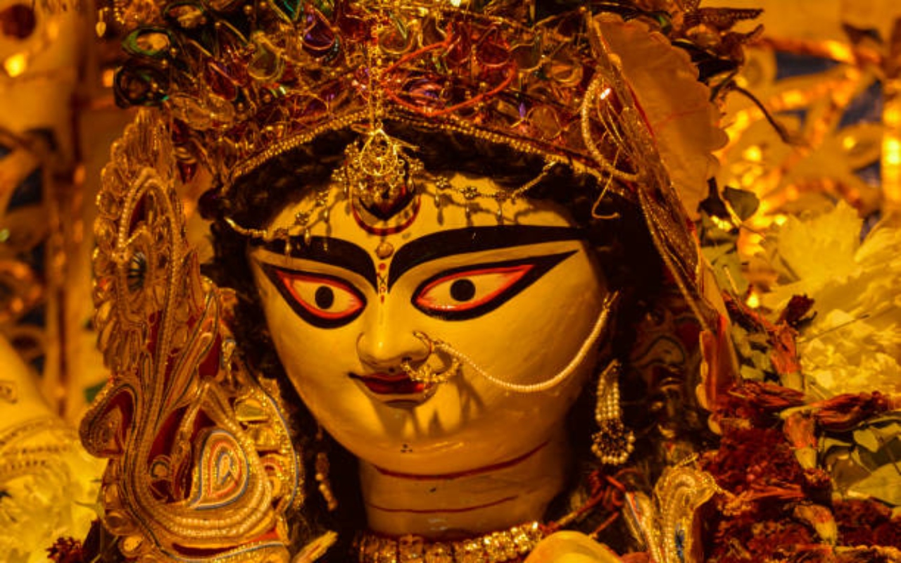 Navratri 2023 Day 6 : आज नवरात्रि के छठे दिन मां कात्यायनी की ऐसे करें पूजा और आरती, जानें  कथा और मंत्र