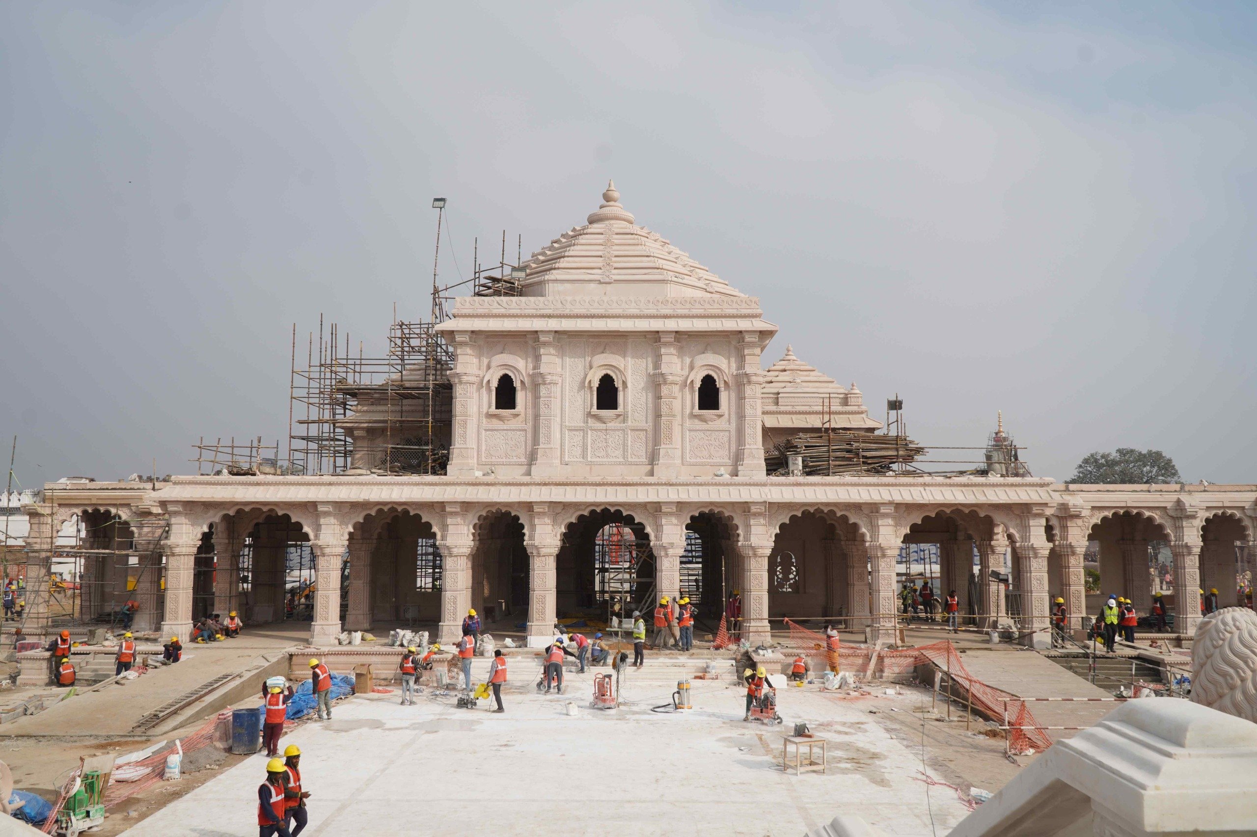 Ayodhya Ram Mandir Live: ज्ञानवापी परिसर में स्थित टैंक की शनिवार को होगी सफाई