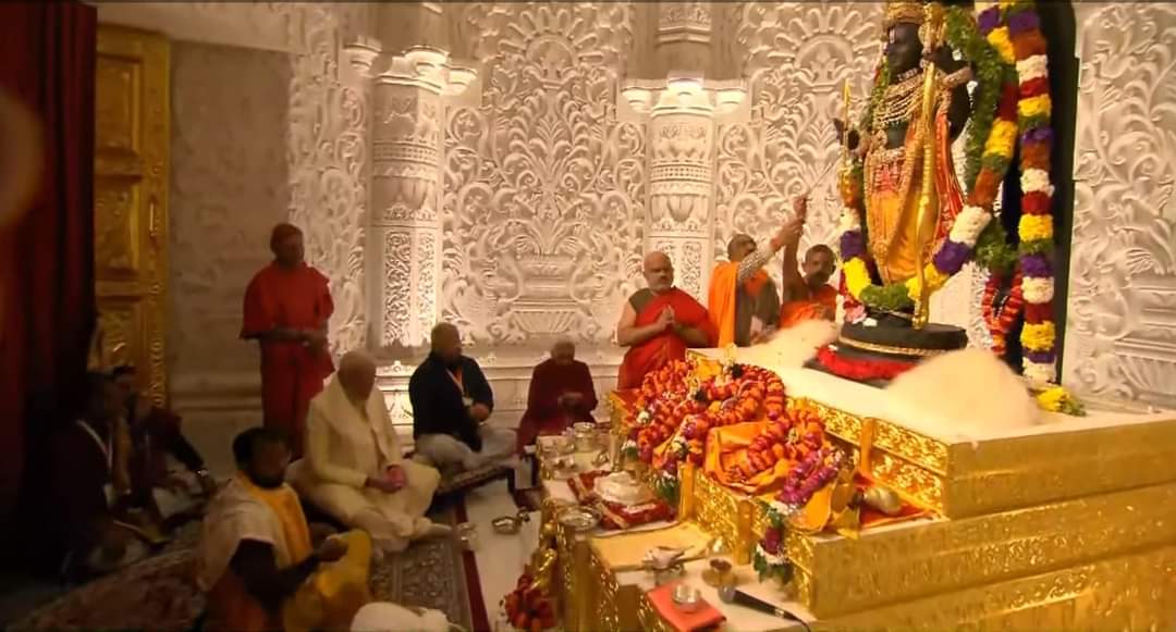 Ayodhya Ram Mandir: गृह मंत्री अमित शाह ने श्रीराम के आगमन पर जलाए दीपक