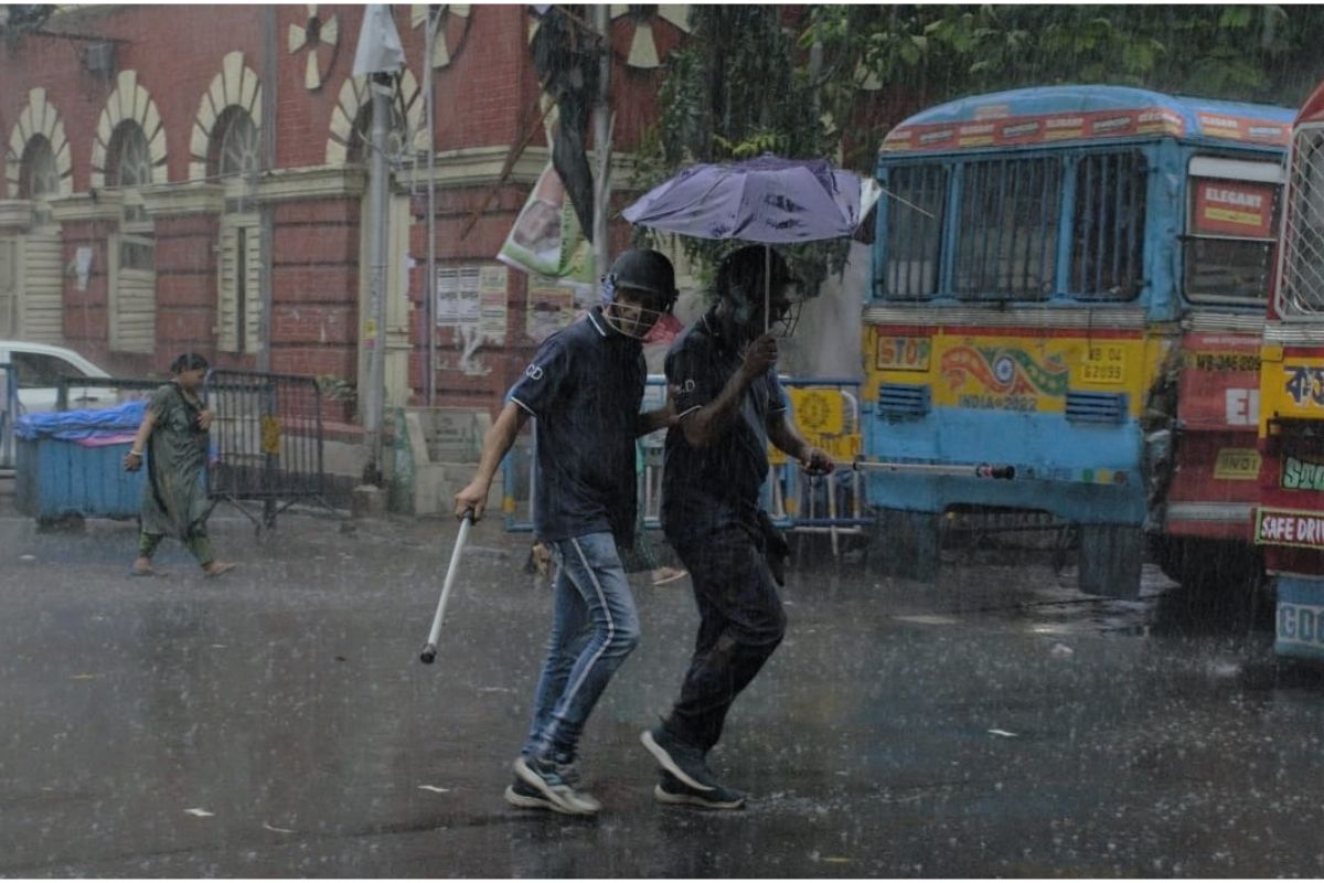 Weather Forecast: दिल्ली में होगी बारिश, जानें झारखंड-बिहार सहित अन्य राज्यों के मौसम का हाल 6 Undefined