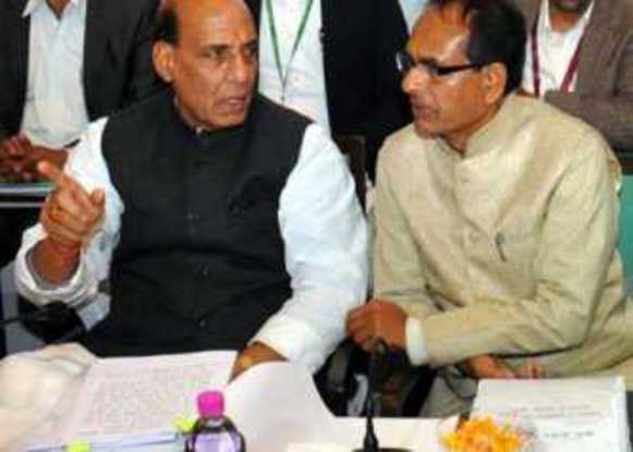 व्यापमं घोटाला : व्हिसलब्लोअर आशीष चतुर्वेदी ने कहा सीएम चौहान घोटाले में लिप्त, मेरी जान को गंभीर खतरा 3 2015 7$Largeimg106 Jul 2015 214019807Gallery